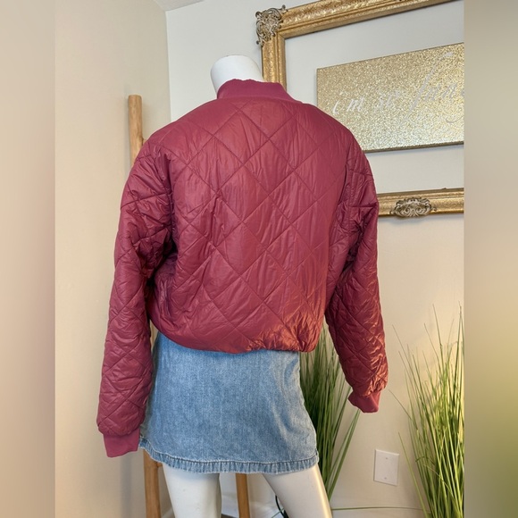 OFFLINE By Aerie Sherpa Lined Puffer Bomber Jacket Size Large Plum Color - Picture 6 of 8